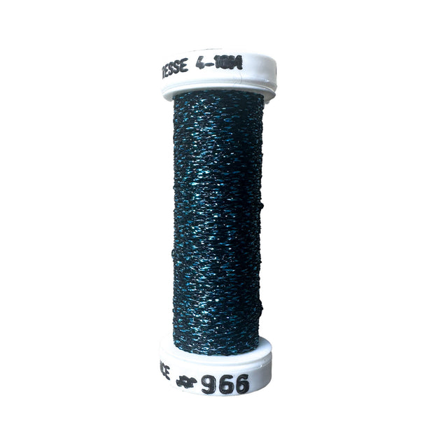Au Ver a Soie - Metallic Braid Size 4