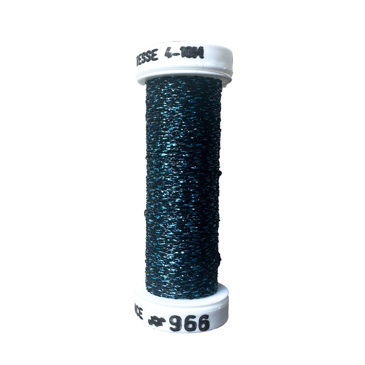 Au Ver a Soie - Metallic Braid Size 4