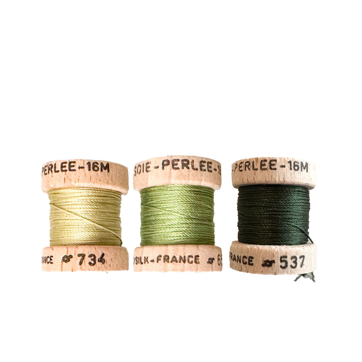 Au Ver à Soie ® Soie Perlee Silk Thread Kit - Seaweed Green