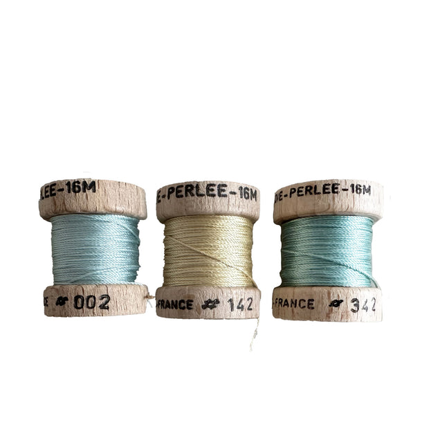Au Ver à Soie ® Soie Perlee Silk Thread Kit - April